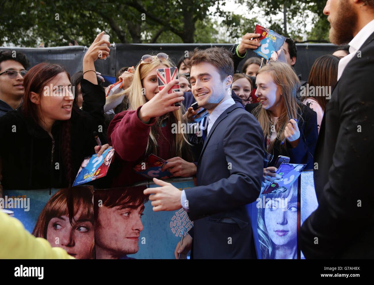<b>Daniel Radcliffe</b> taking a selfie with <b>fans</b> at the UK premiere of ...