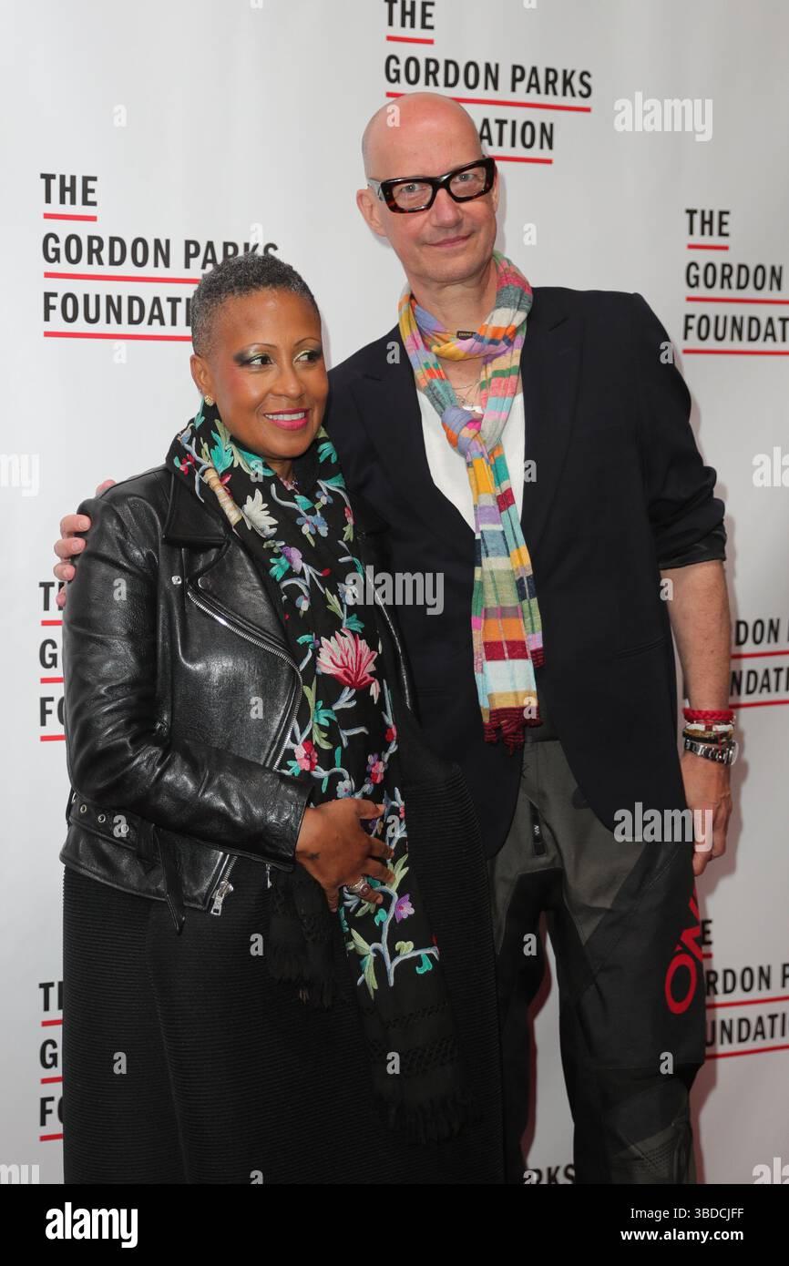 Leslie bailey hi-res stock photography and images - Alamy