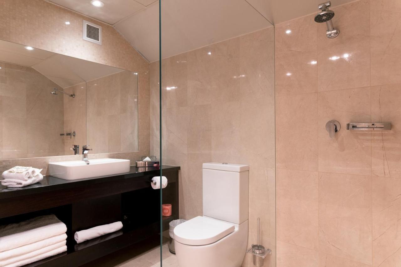 Executive Suite Spa Bath,1330617689:JPEG