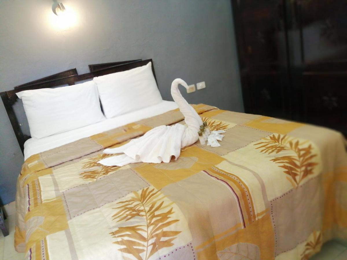 Standard Queen Room