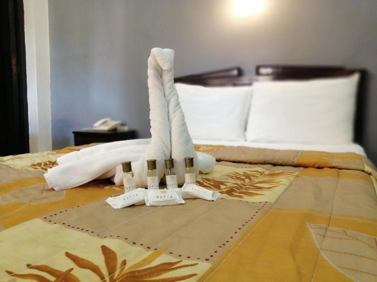 Standard Queen Room