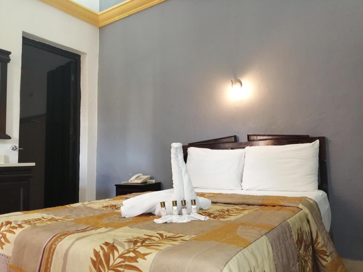 Standard Queen Room