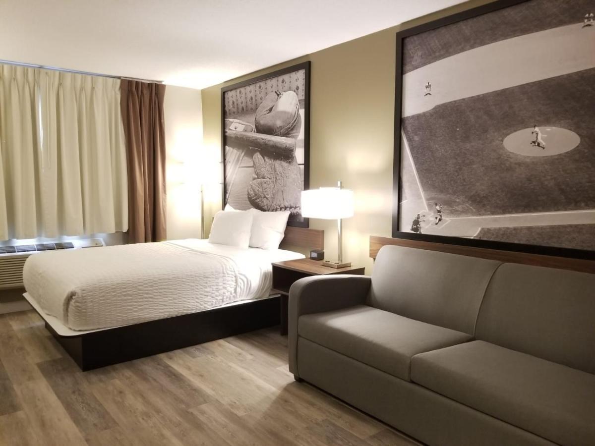 1 Queen Bed Sofa Bed Efficiency Room Non-Smoking,1085164708:JPEG