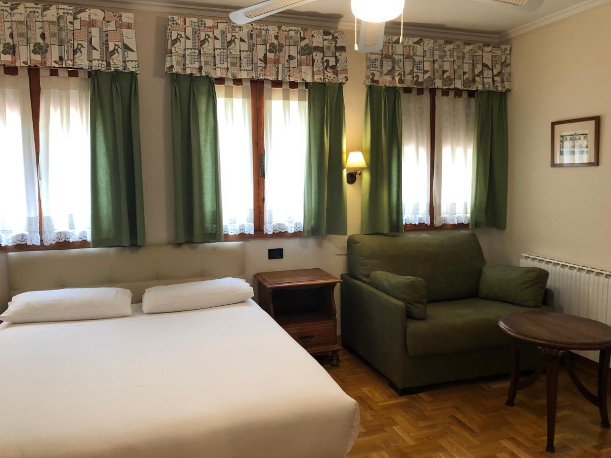 Camera Matrimoniale con Letto Supplementare