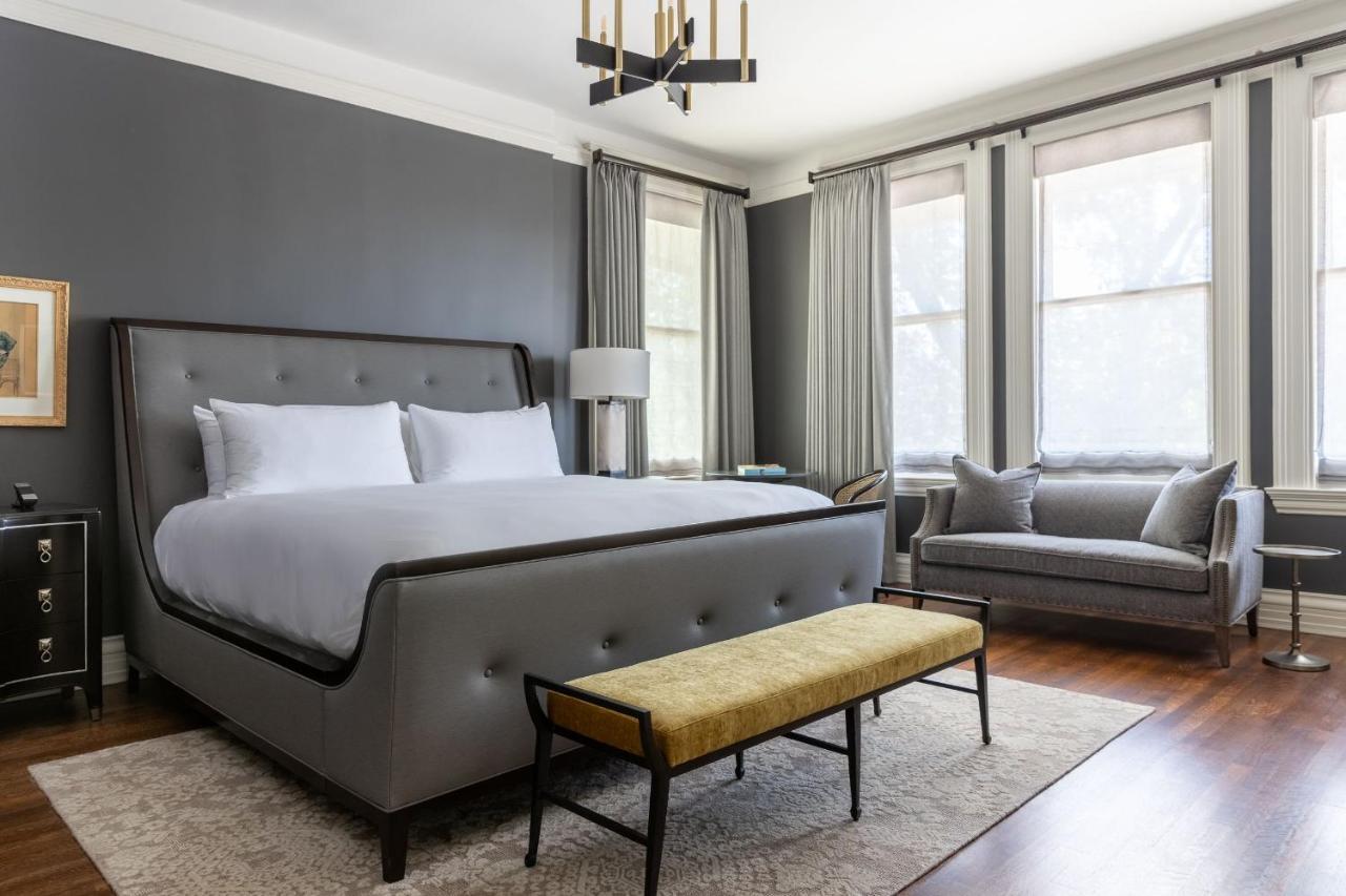 Mansion Room 1 King Bed