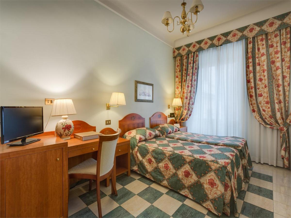 Small Double or Twin Room,1153264734:JPEG