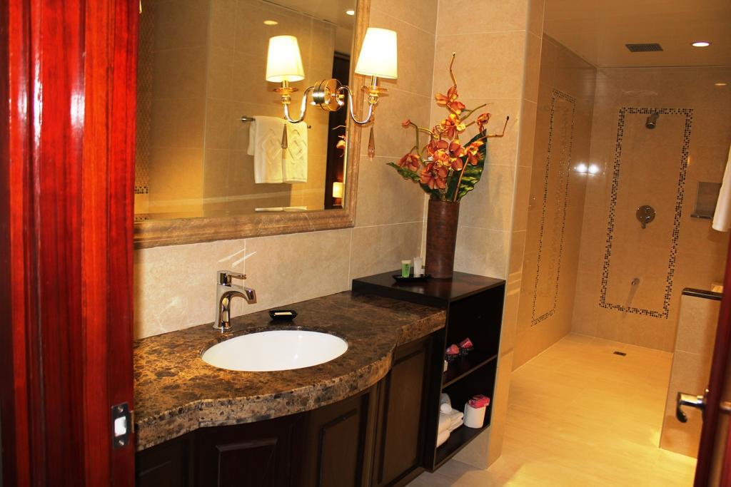 Jacuzzi Suite