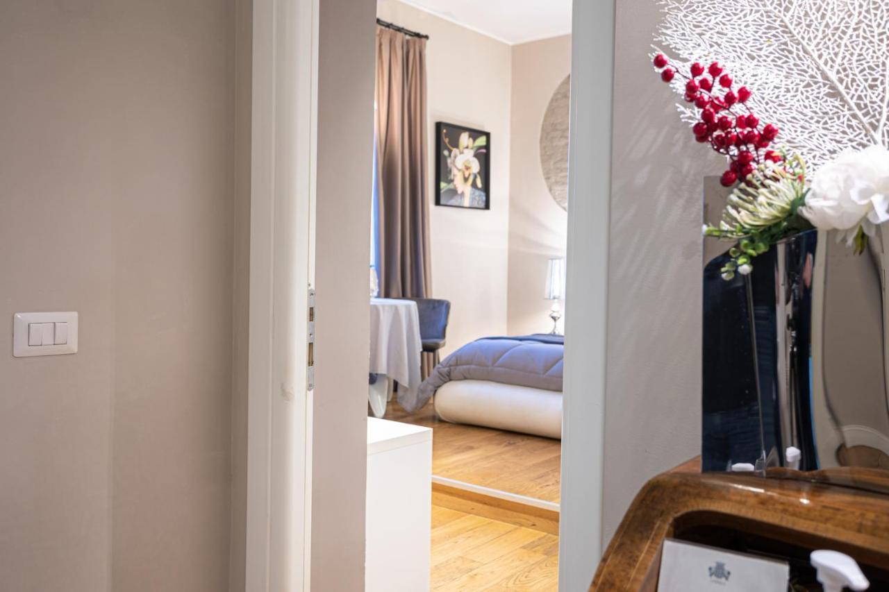 Deluxe Double Room Spa Shower