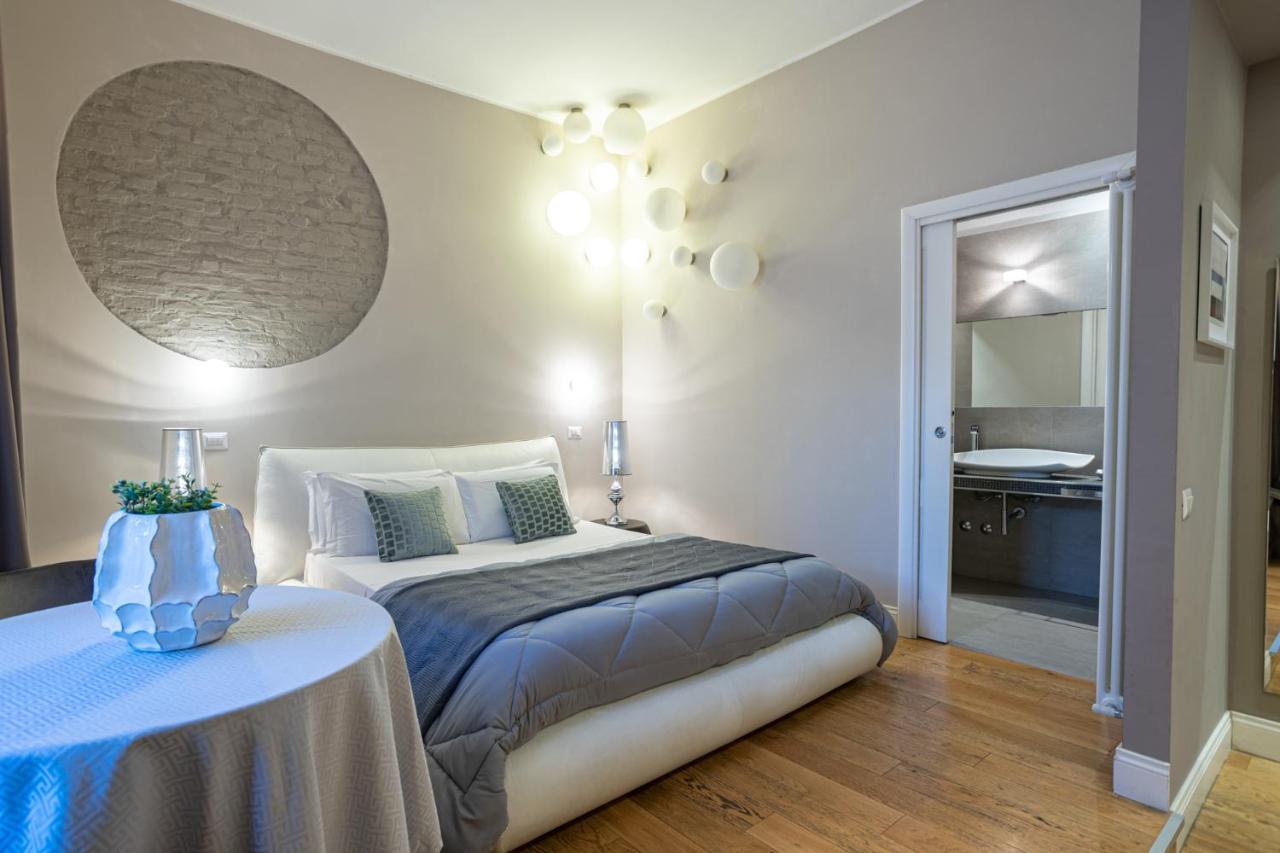 Deluxe Double Room Spa Shower