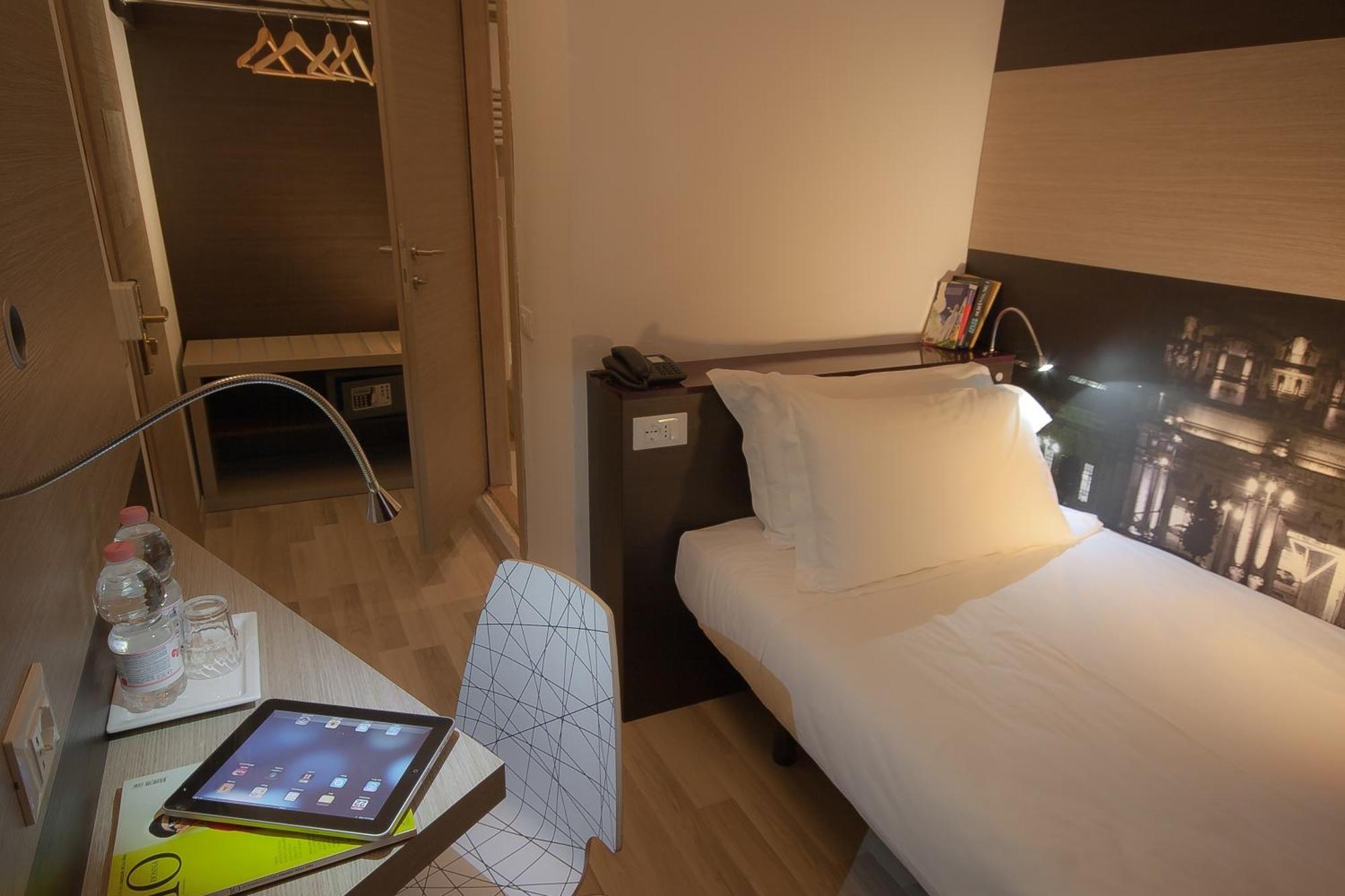 Single Room,1209261838:JPEG
