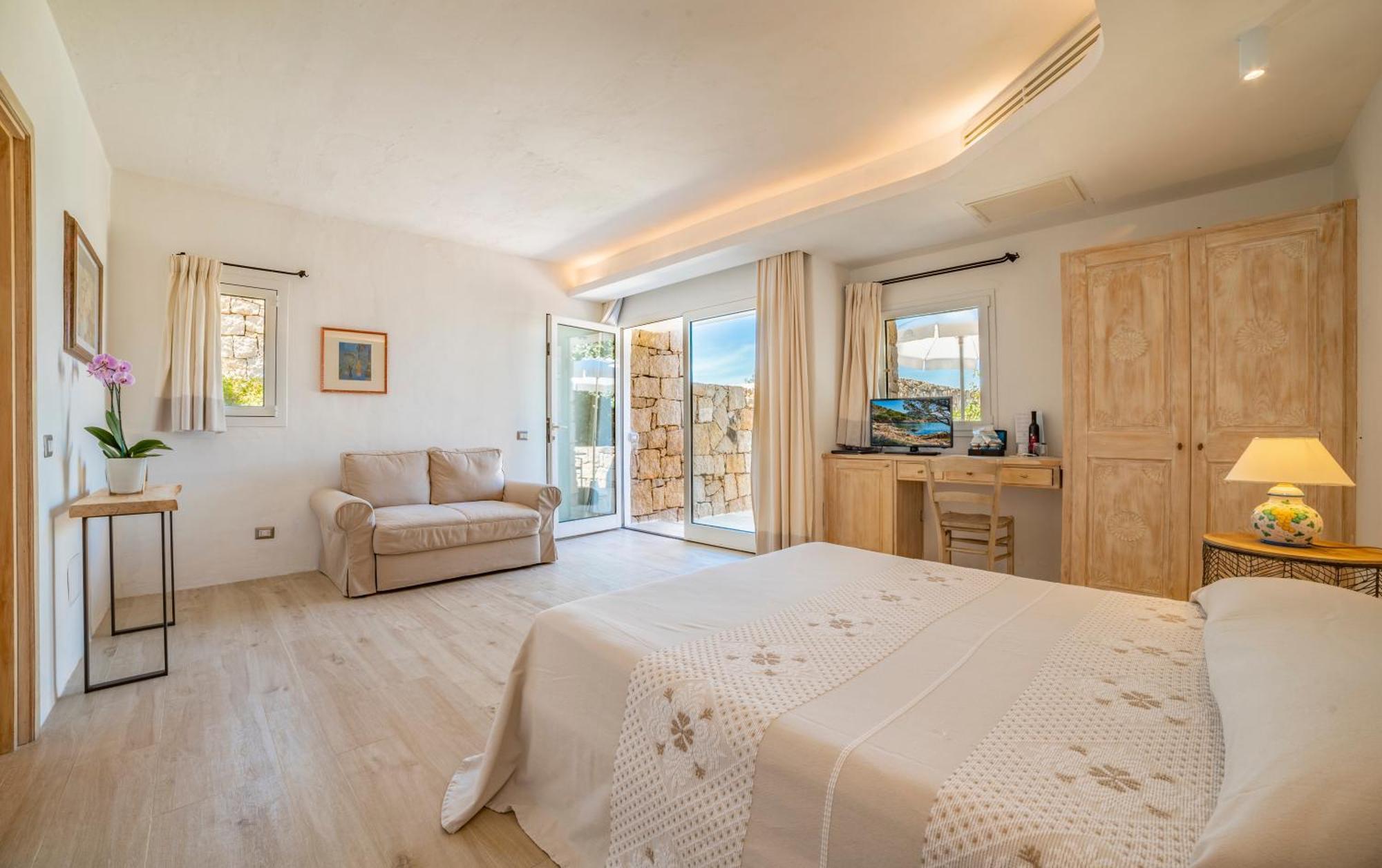 Junior Suite (2 Adults),1498525345:JPEG