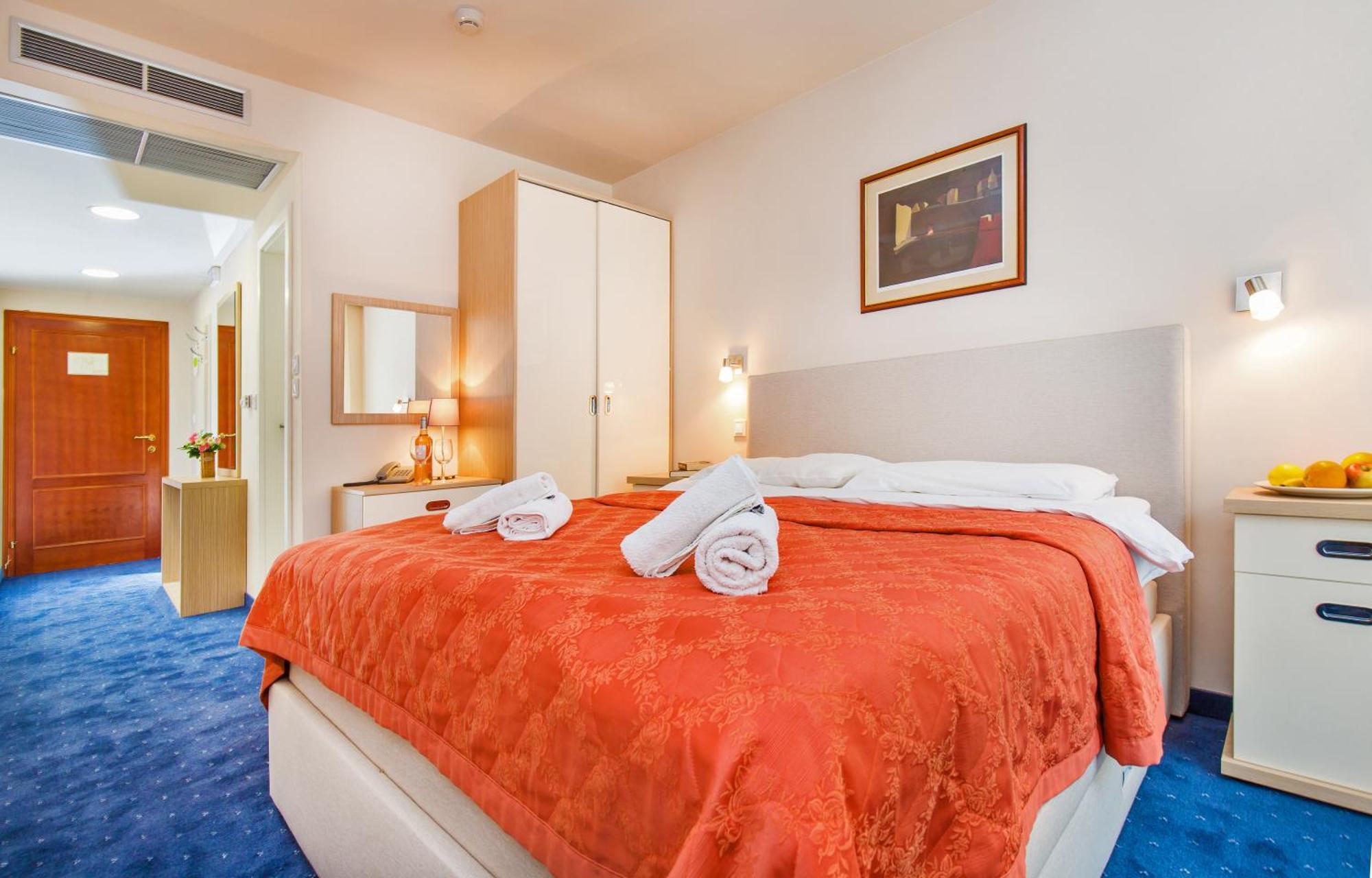 Quarto Duplo
