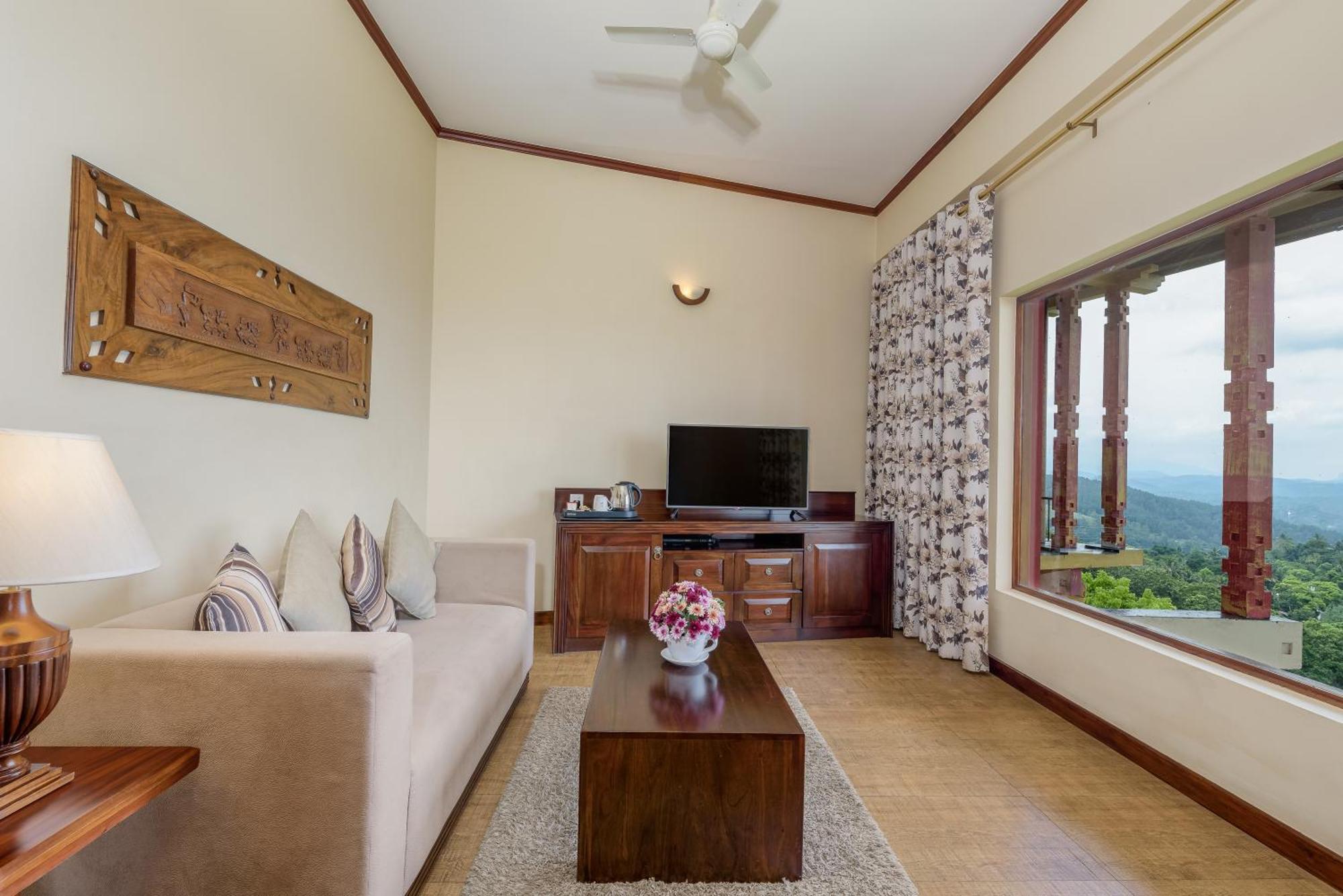 Junior Mountain View Suite