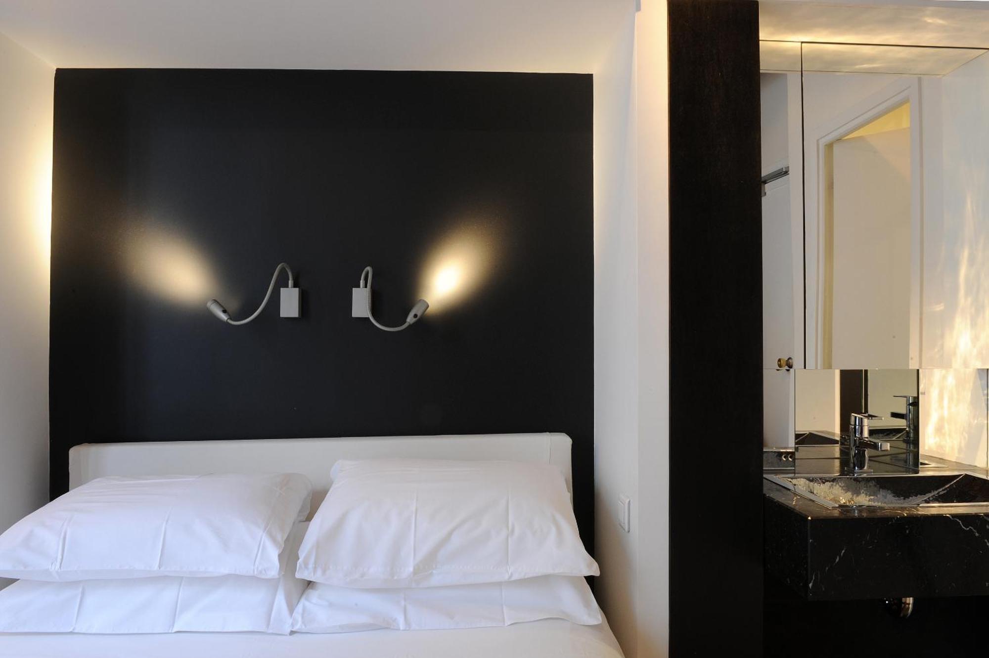 Double Room,112240953:JPEG