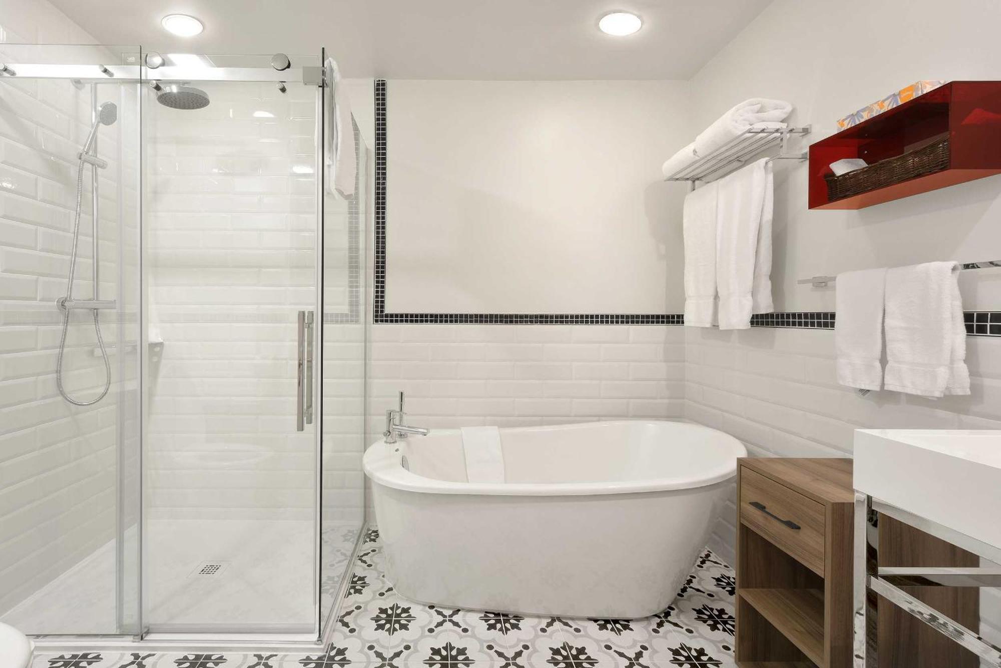 Deluxe Queen Room Two Queen Beds