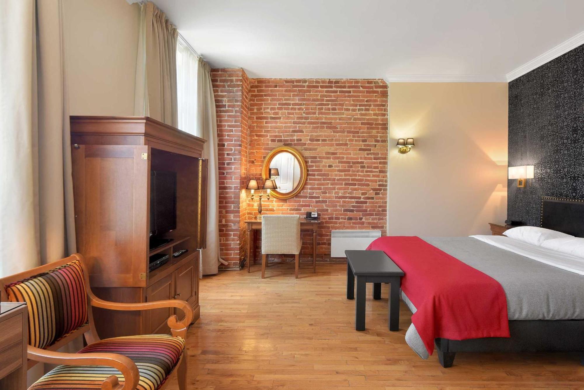 Superior King Room
