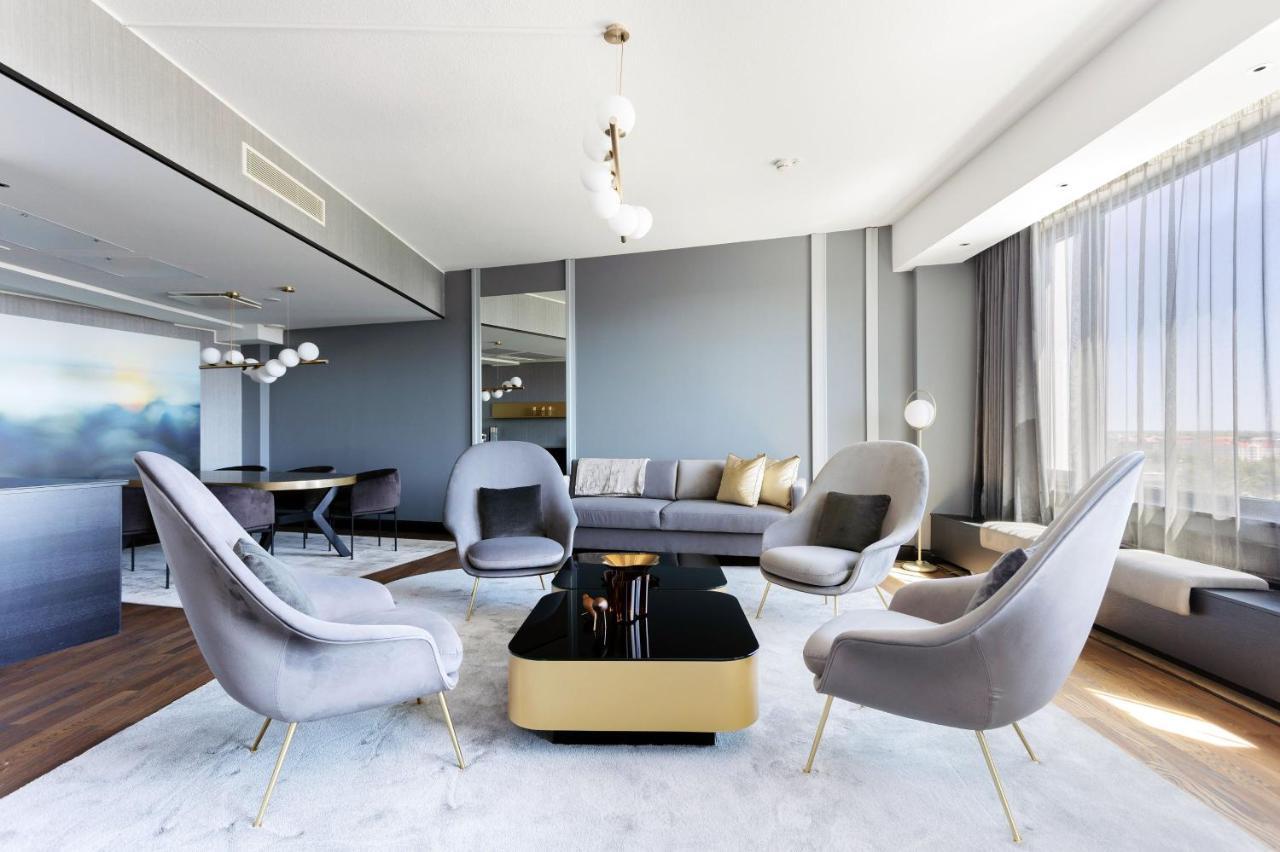 Executive King Club Suite - Non-Smoking