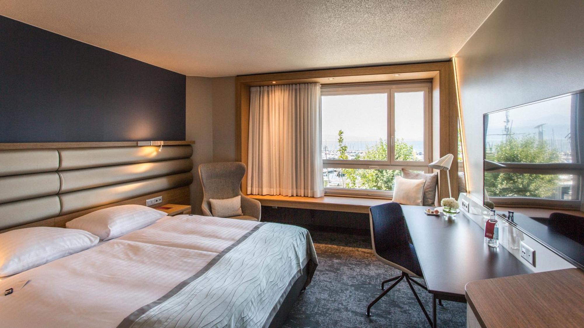 Deluxe Queen Room with Lake View,1710593688:JPEG