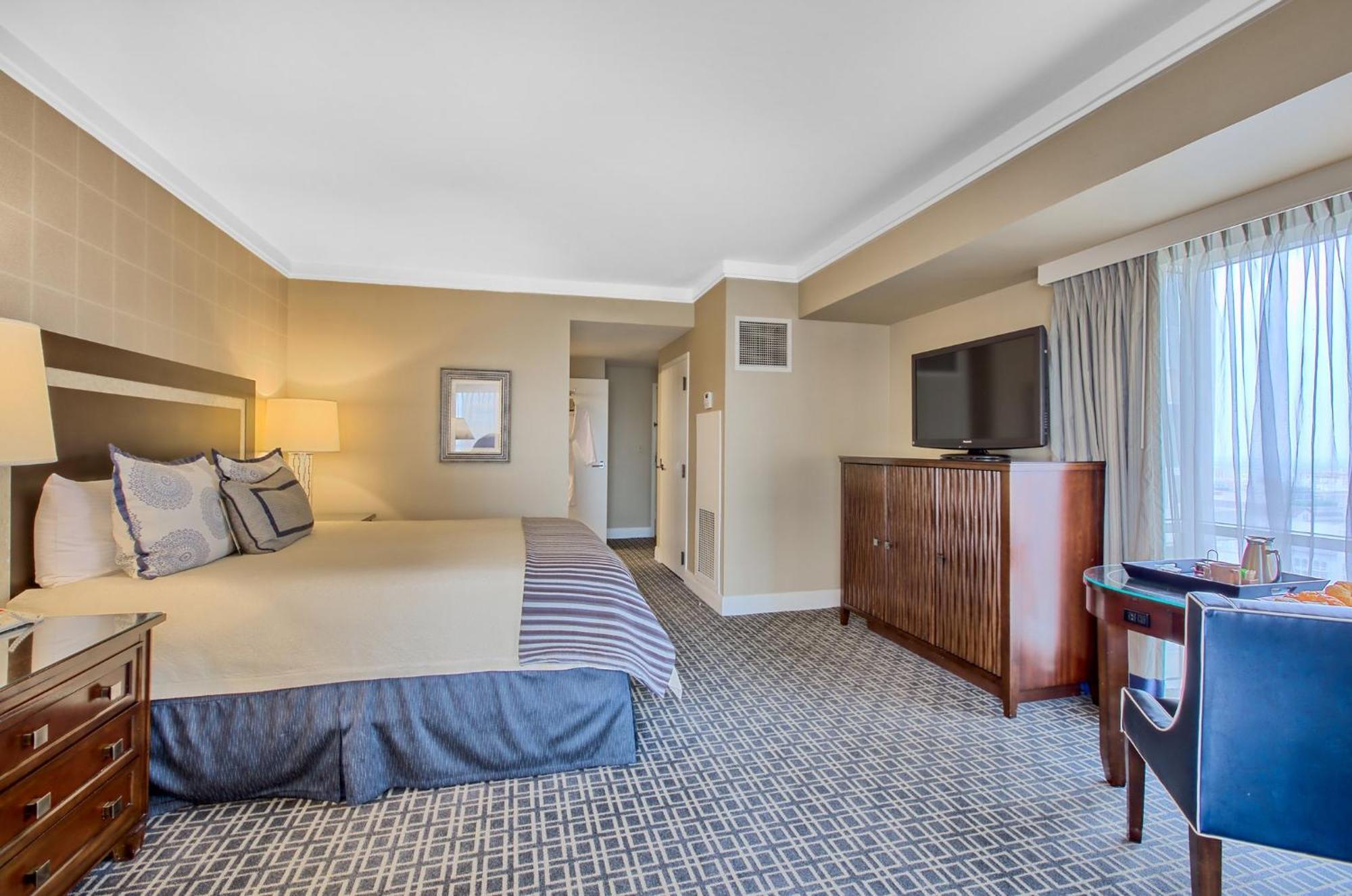 Deluxe King Room