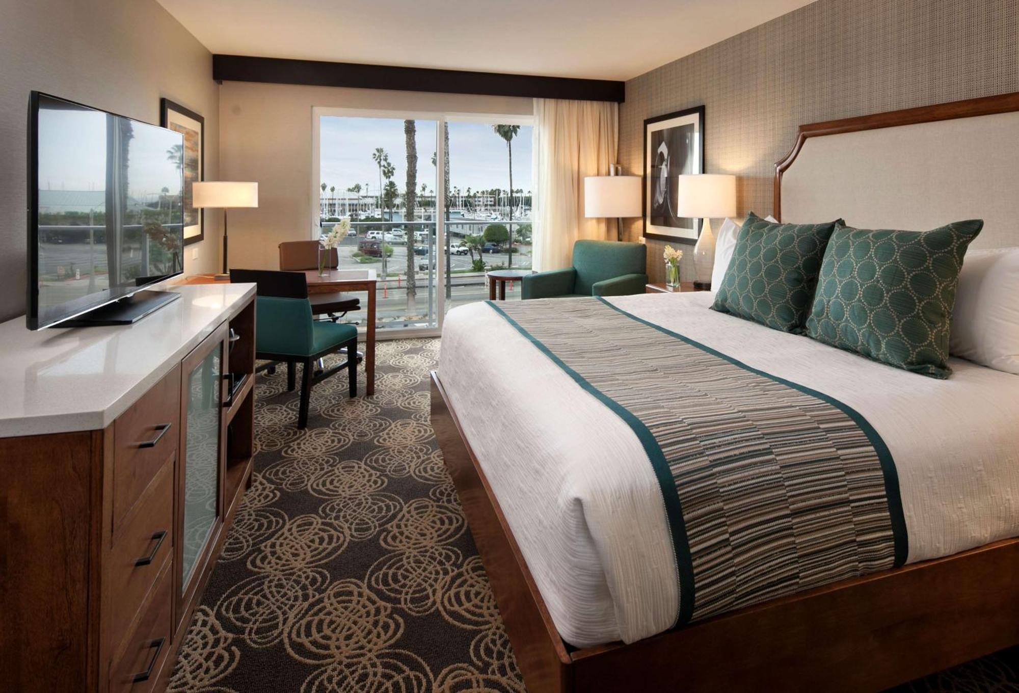 King Room Marina View,1557069622:JPEG