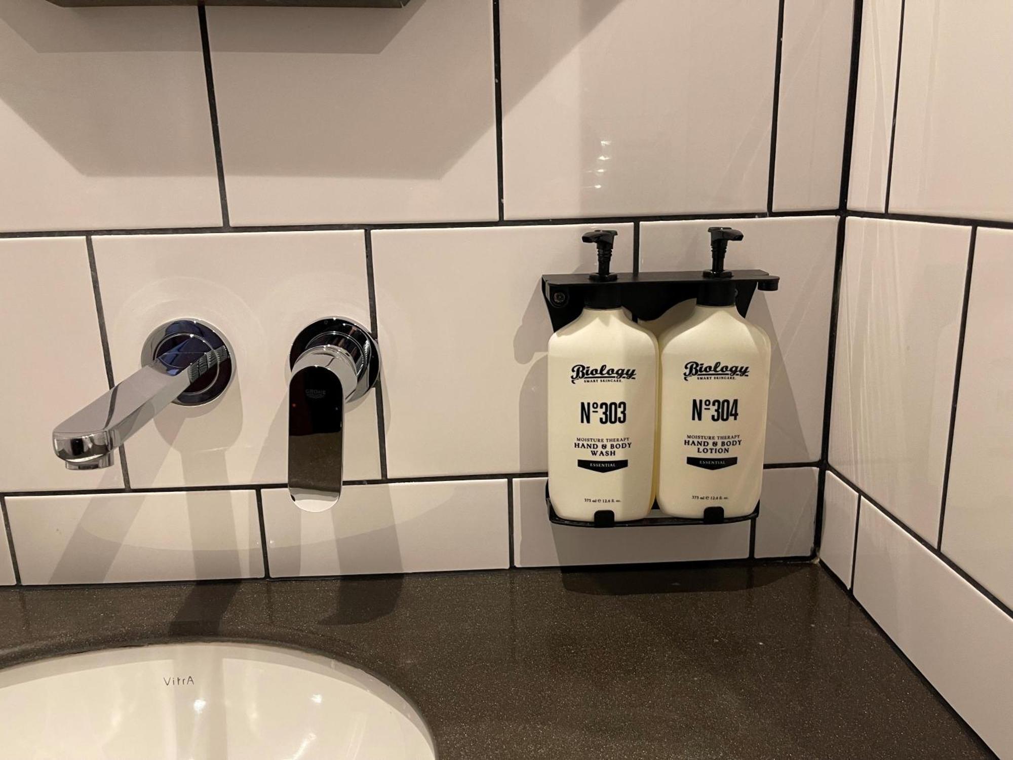 Habitación Premium con cama extragrande y bañera y ducha