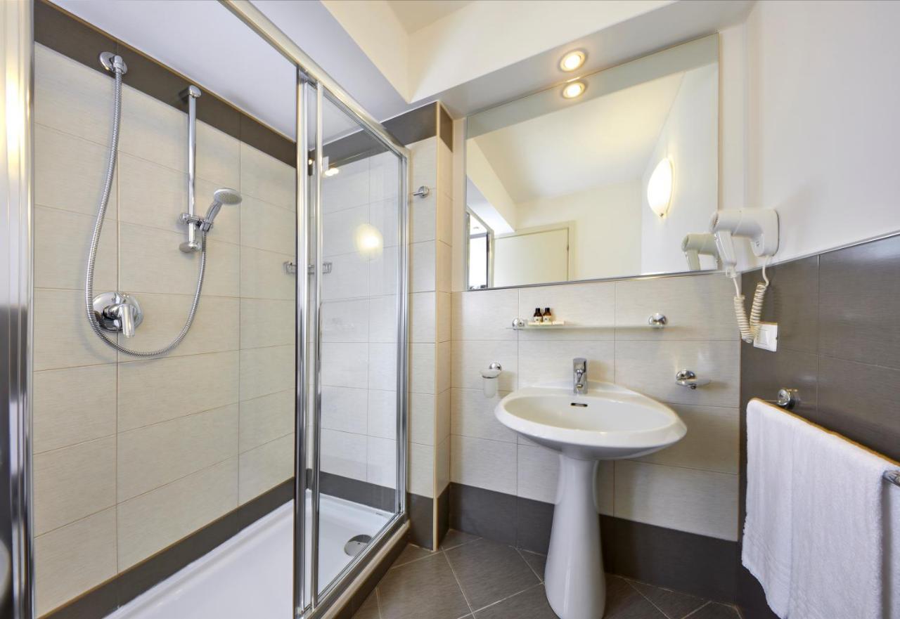 Superior Fitness Double or Twin Room with Lake View