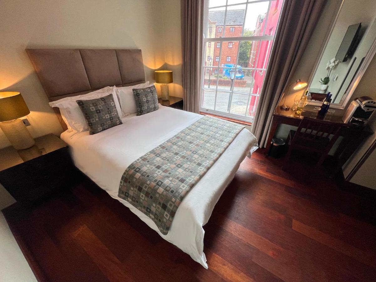 Classic Double Room Townhouse,1295370088:JPEG