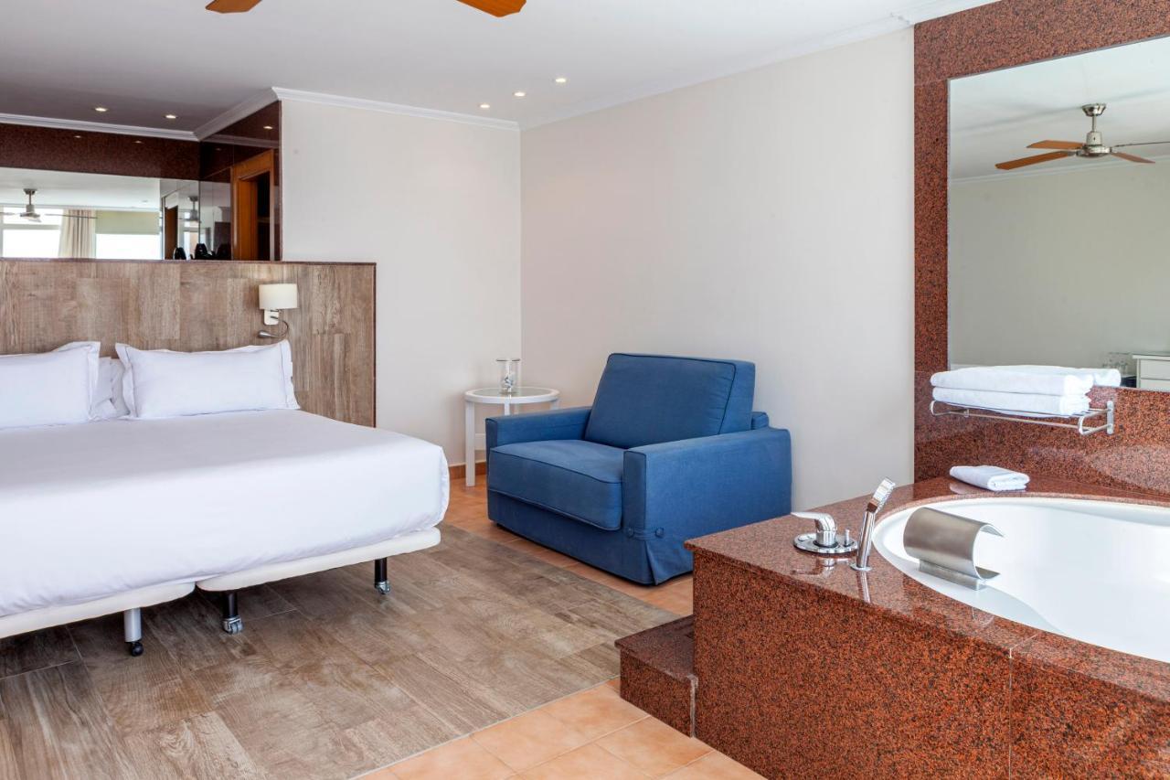 Suite Pool Access