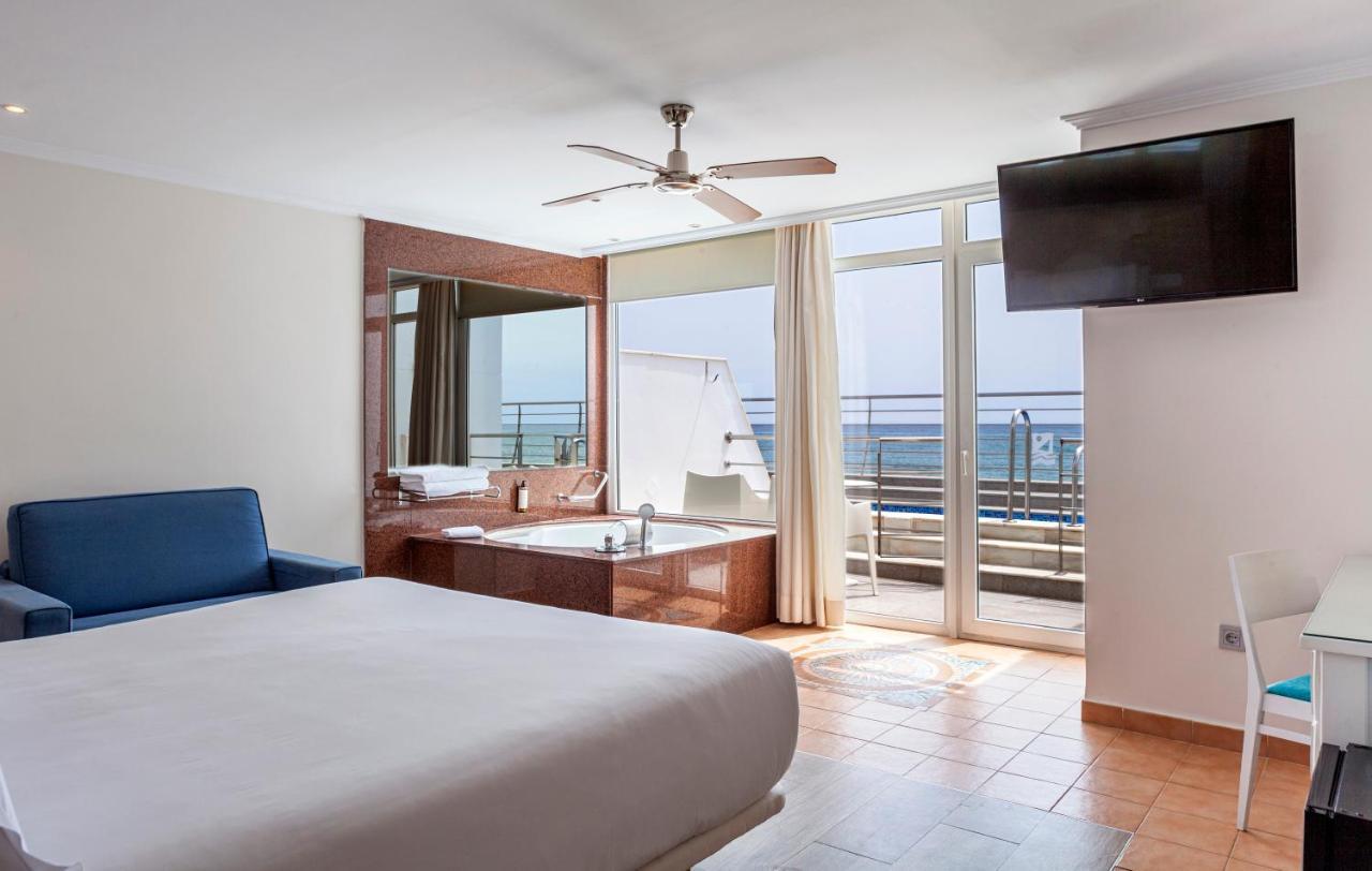 Suite Pool Access