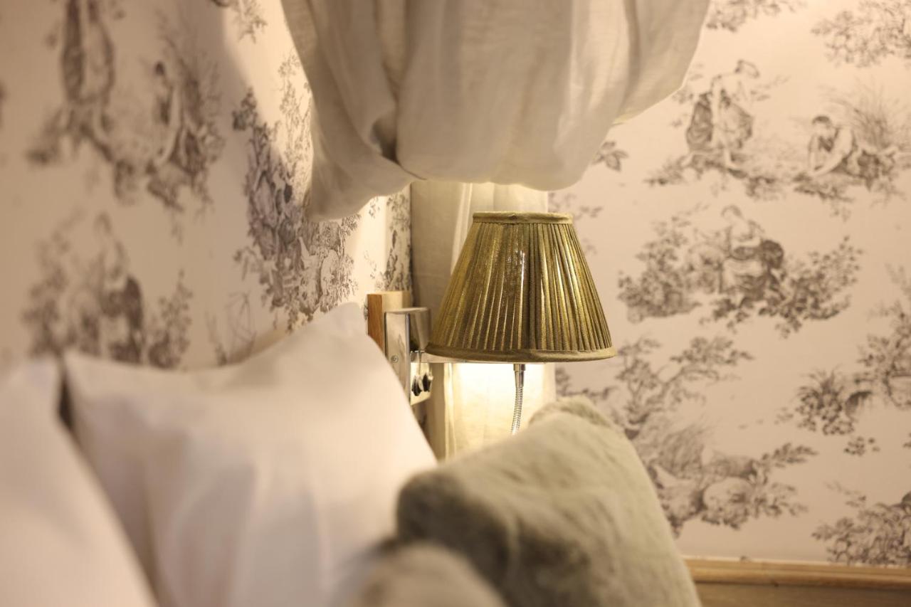 Small Cosy Room
