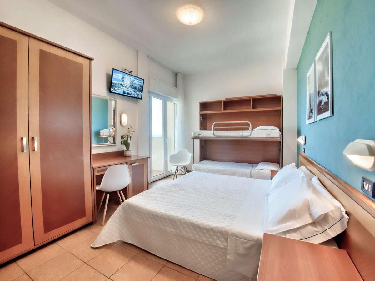 Quadruple Room with Sea View
