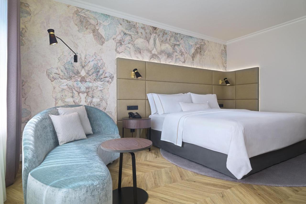Deluxe Double Room City View