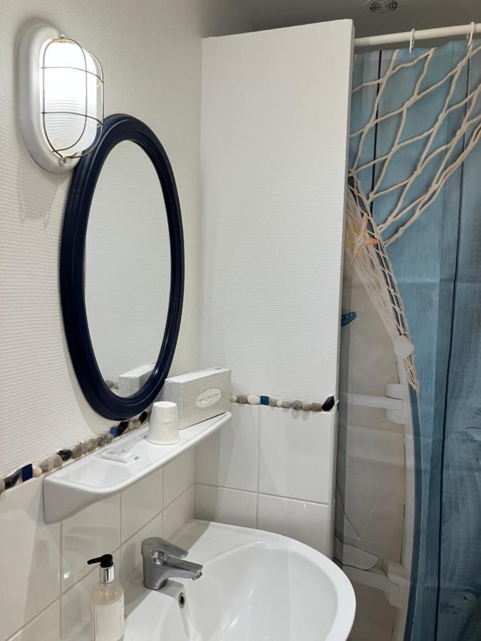 Single Room,1363967015:JPEG