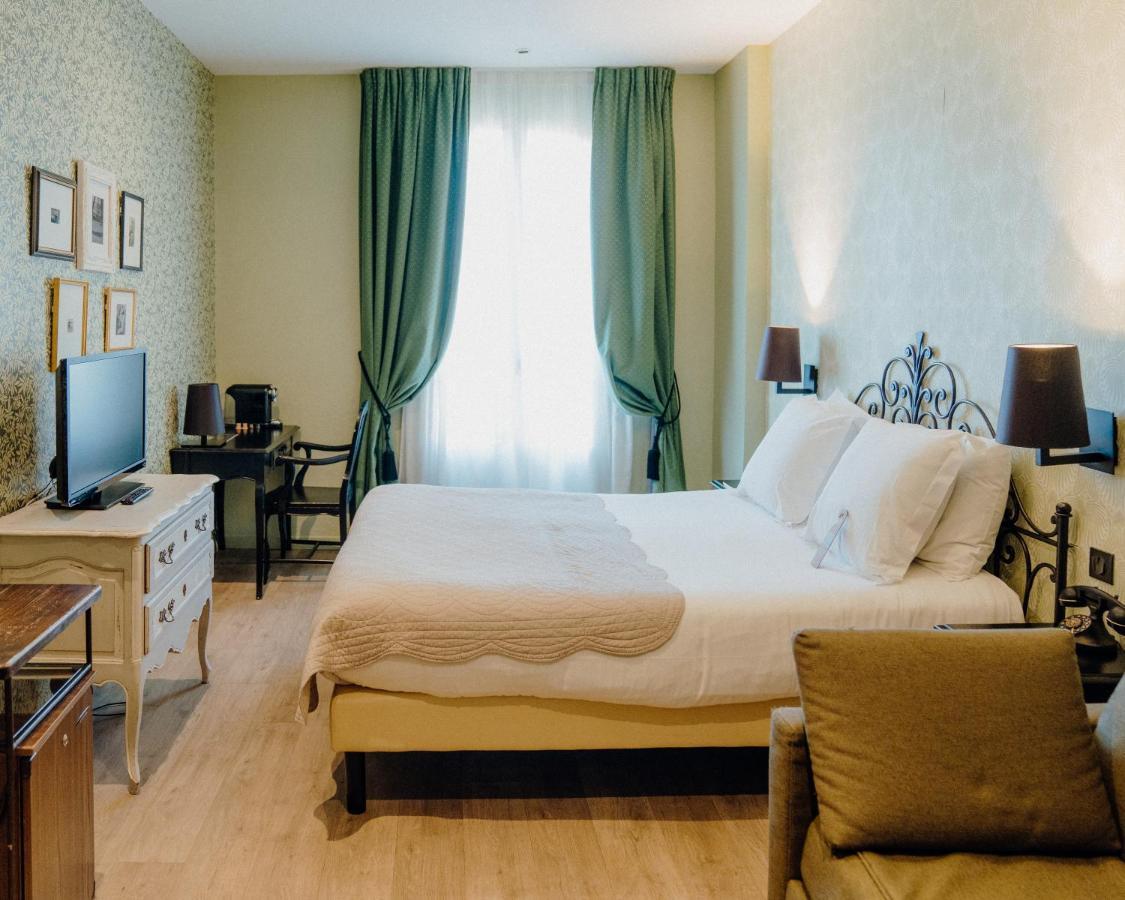 Deluxe Double or Twin Room,1369572203:JPEG