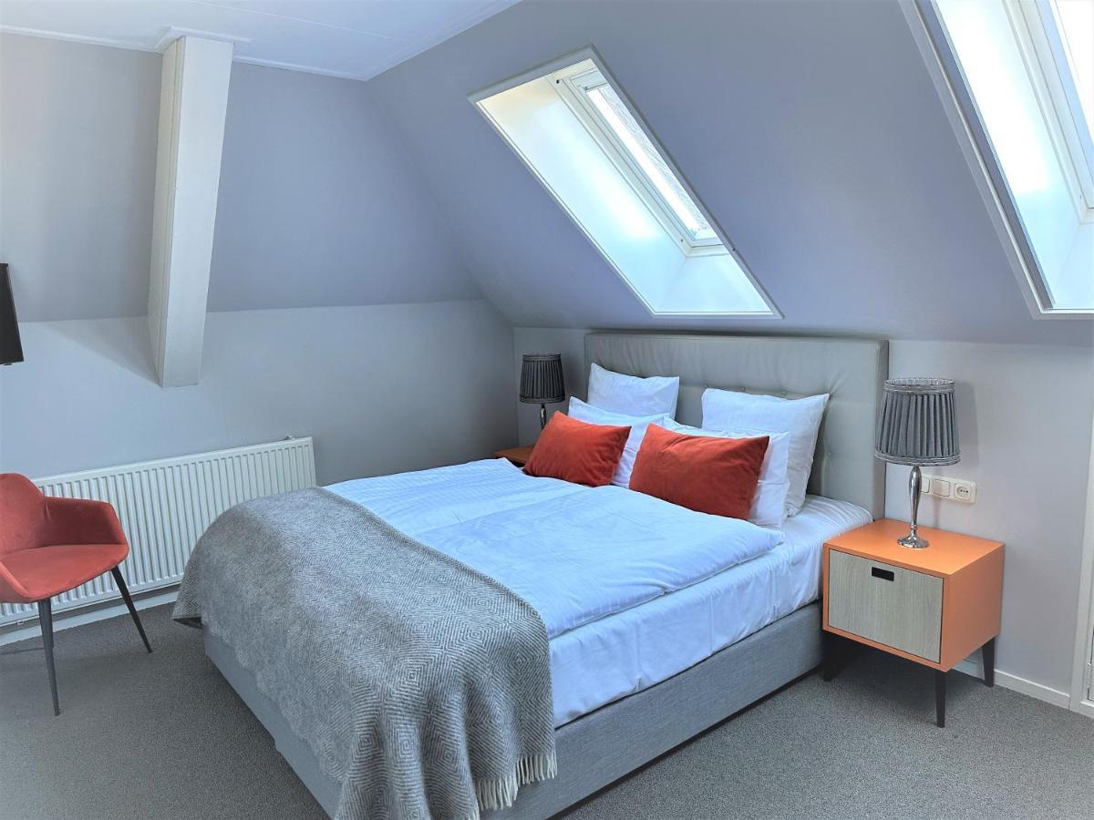 Double Room - Attic,1372792133:JPEG