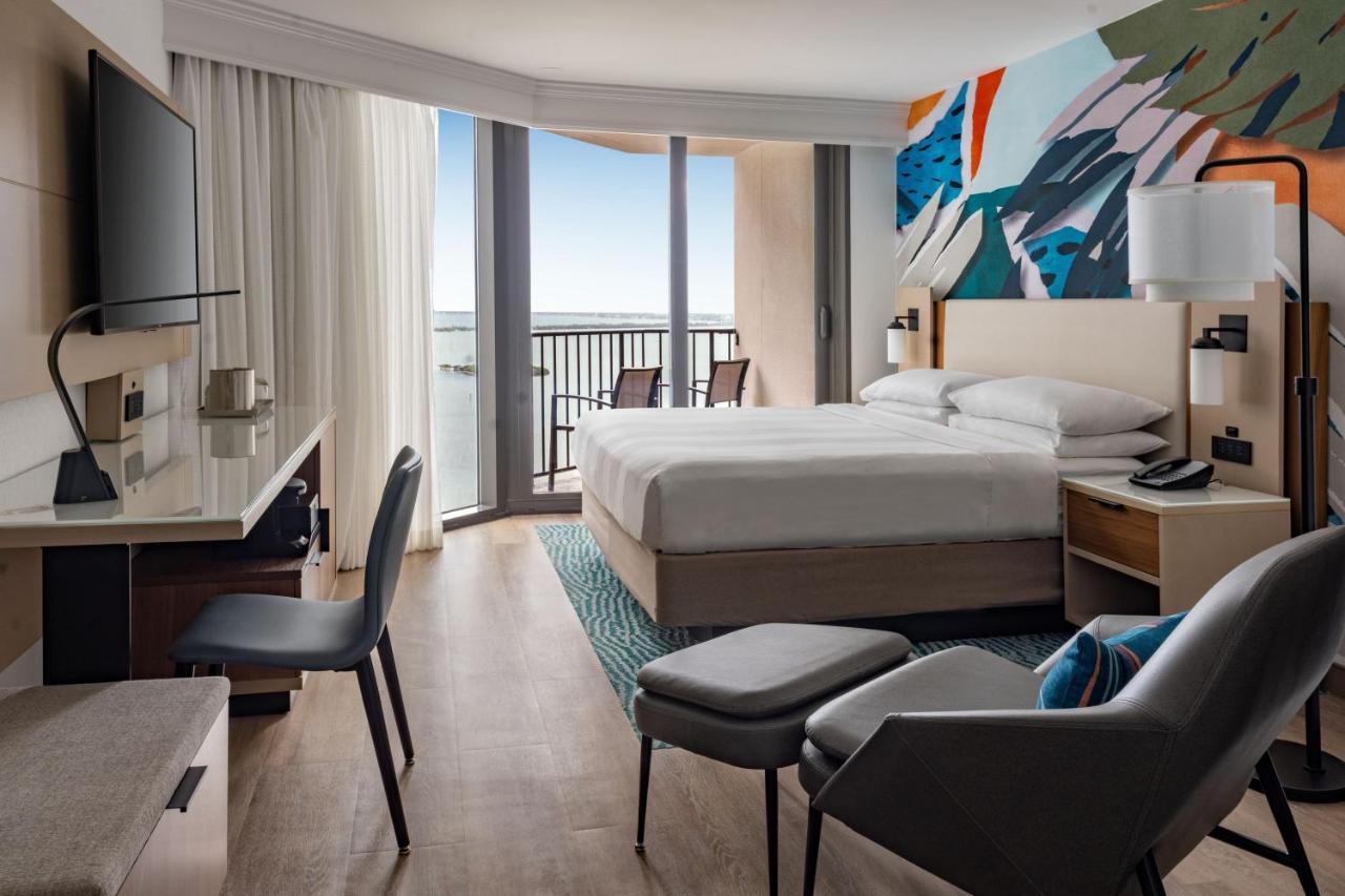Kamer met Kingsize Bed  - Gedeeltelijk Uitzicht op de Baai
