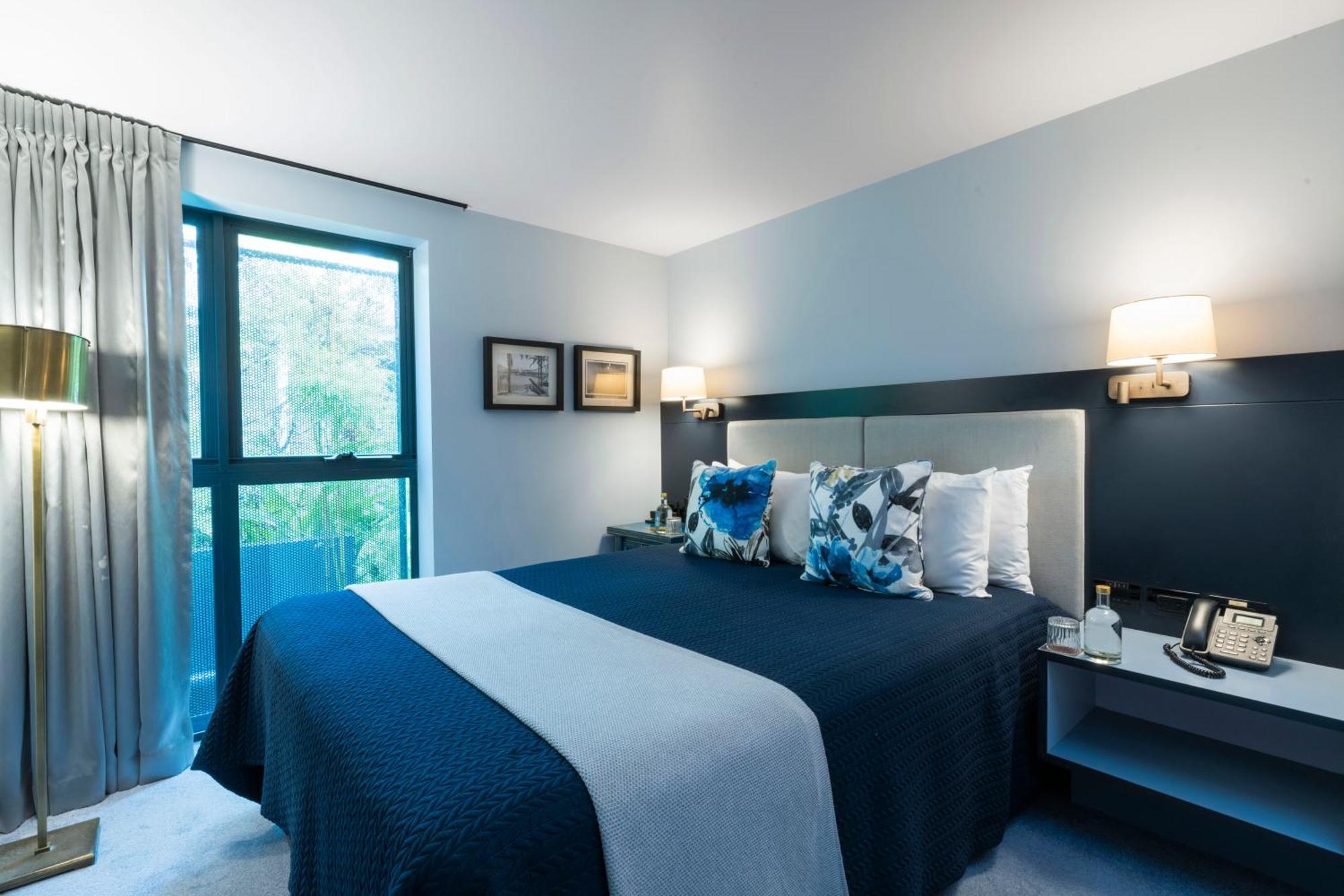 Executive Queen Room