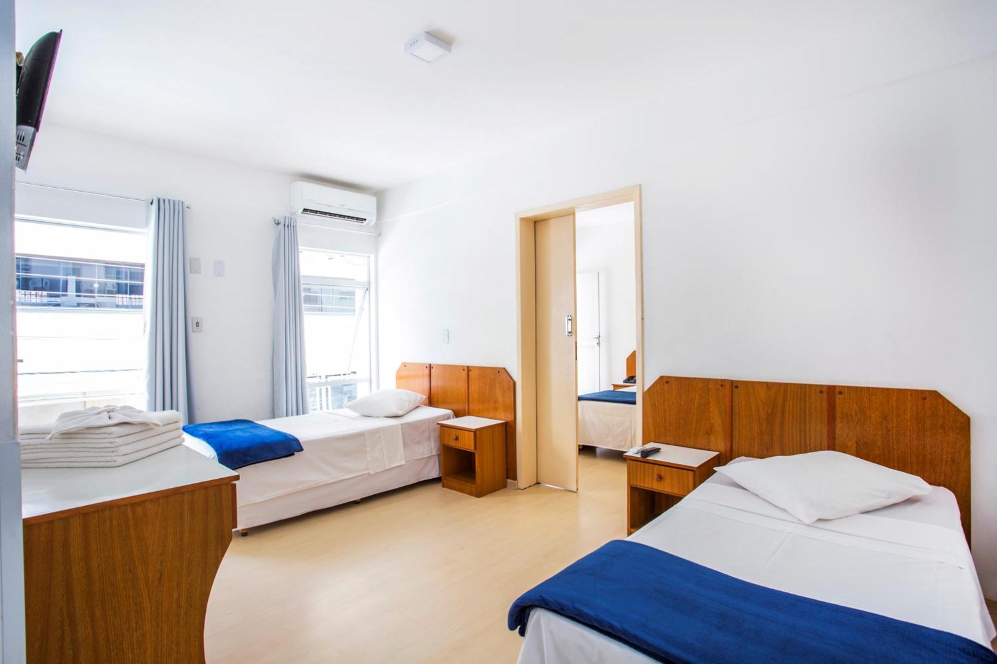 Connecting Room