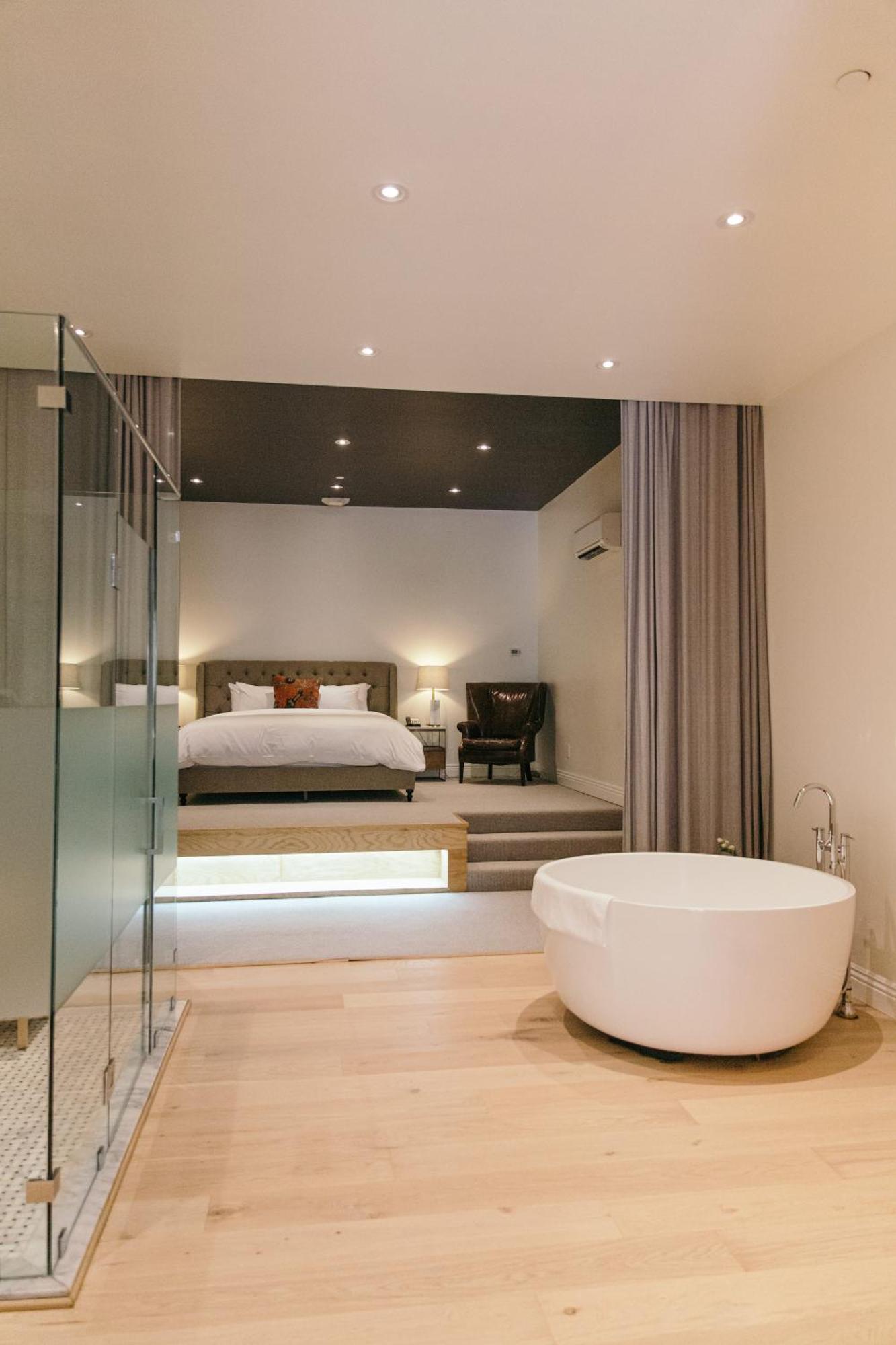 Estate Suite,1268647729:JPEG