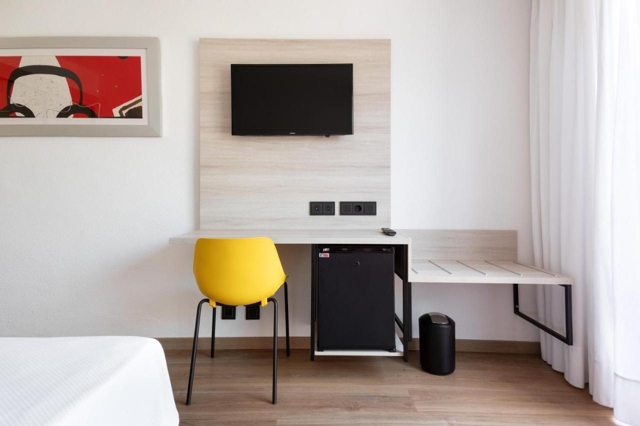Twin Room,1498567942:JPEG