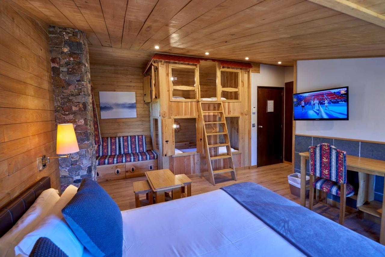 Deluxe Family Room,1498662265:JPEG