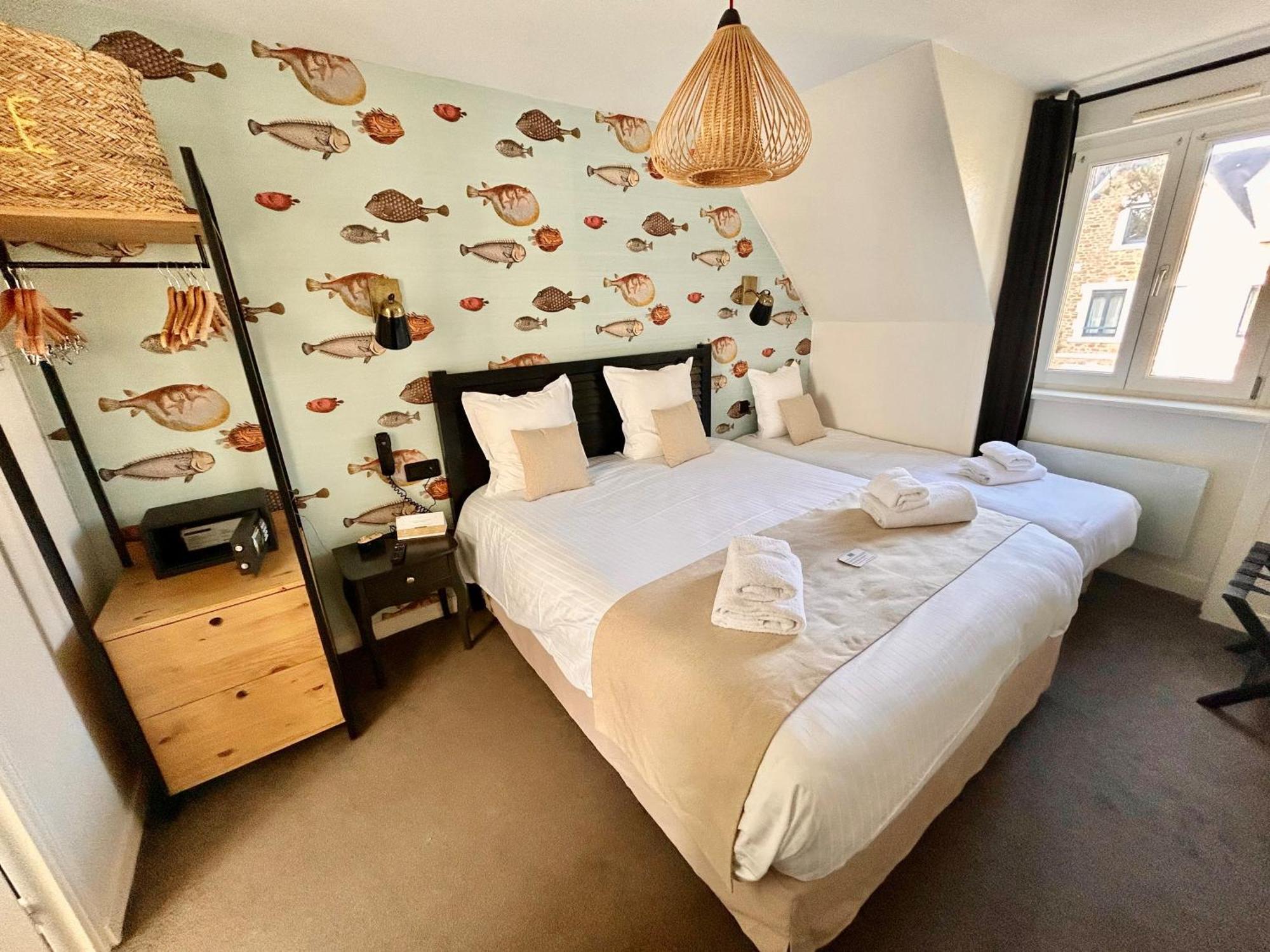 Triple Room with Courtyard View