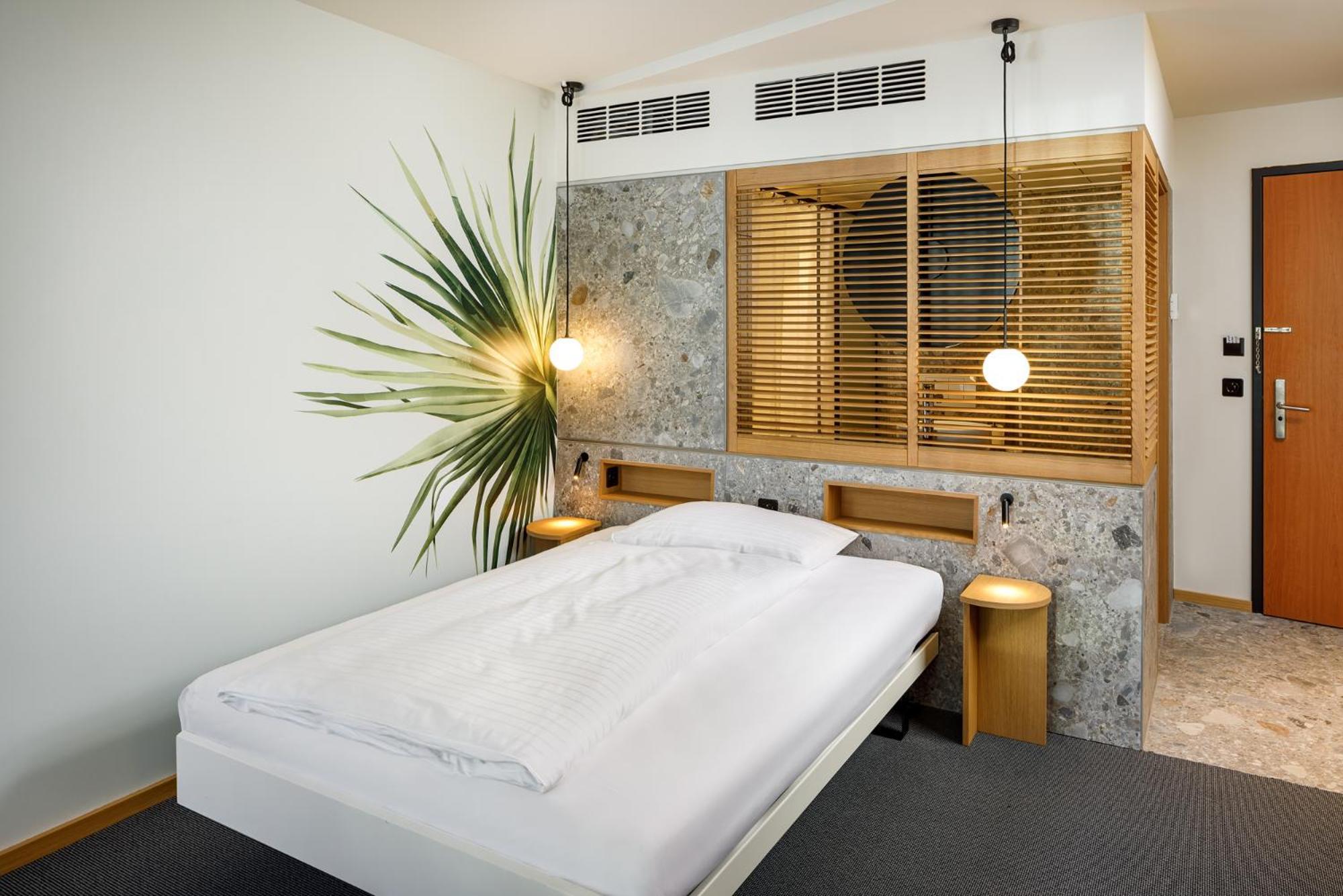 Single Room with Garden View,1516391455:JPEG