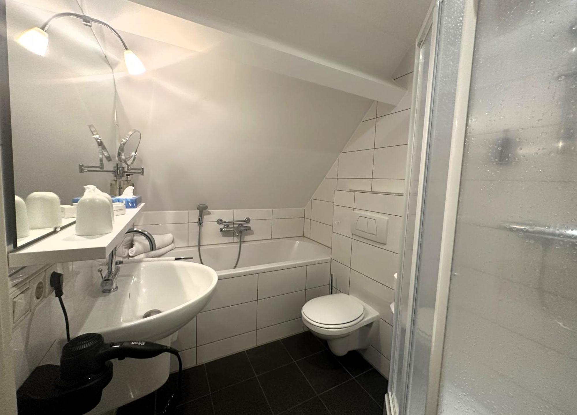 Deluxe Room,1516409992:JPEG