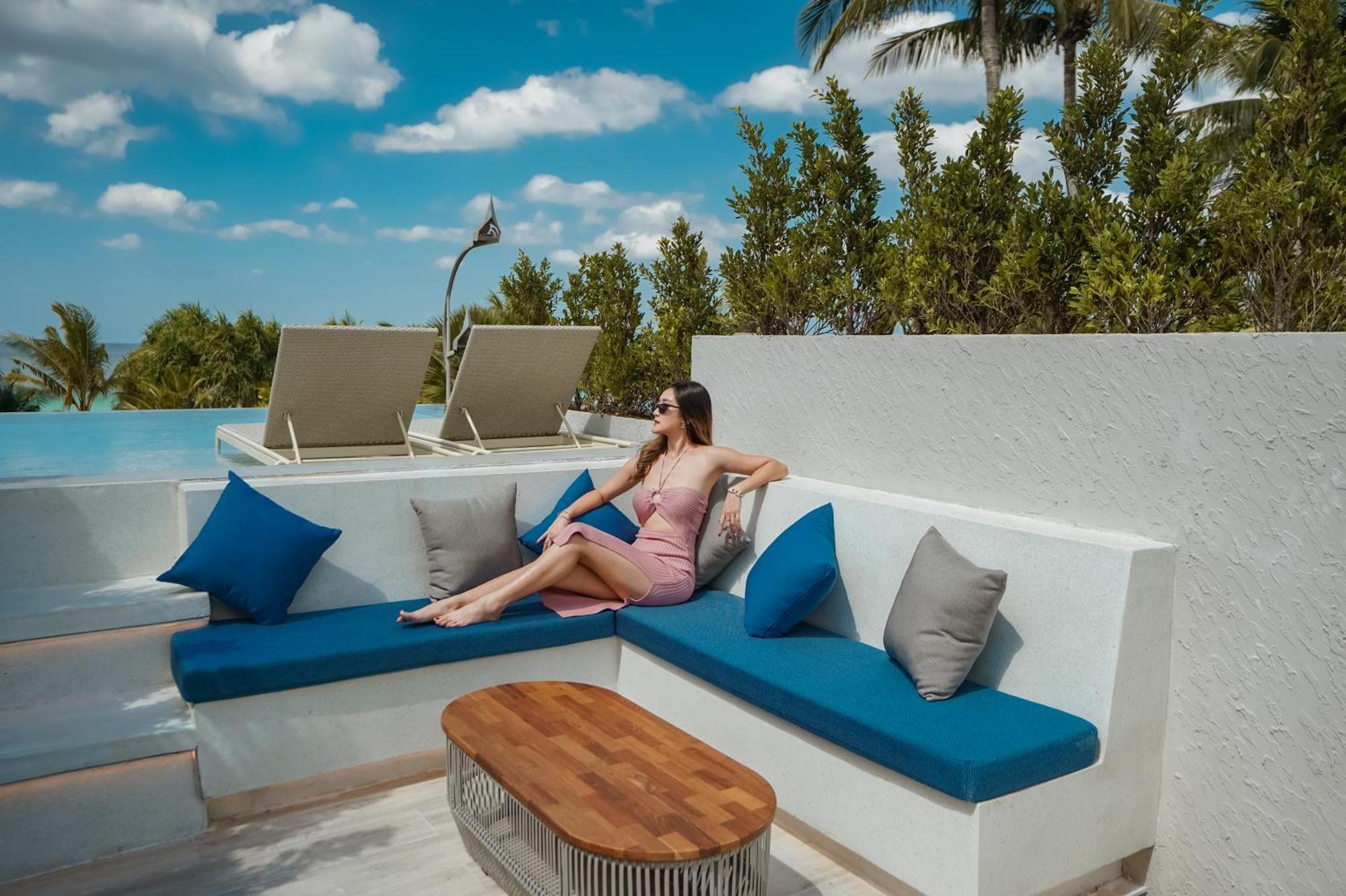 Suite Dúplex de 2 dormitorios con piscina infinita y vistas al mar
