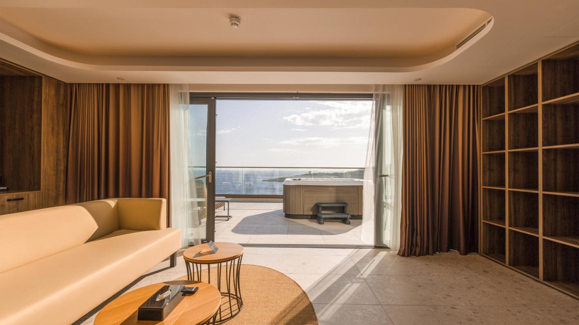 Suite Deluxe com Vista Mar e Banheira de Hidromassagem