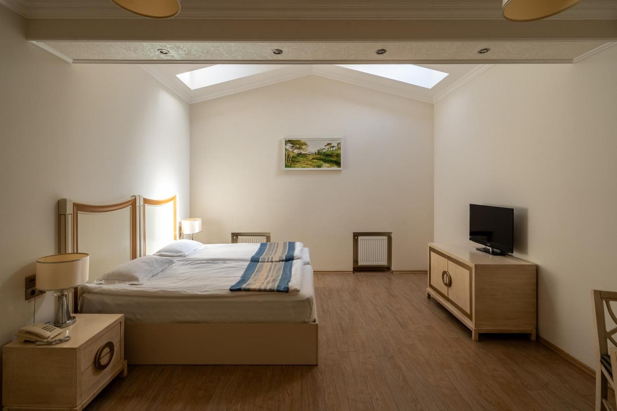 One-bedroom Loft Apartment,1543449271:JPEG
