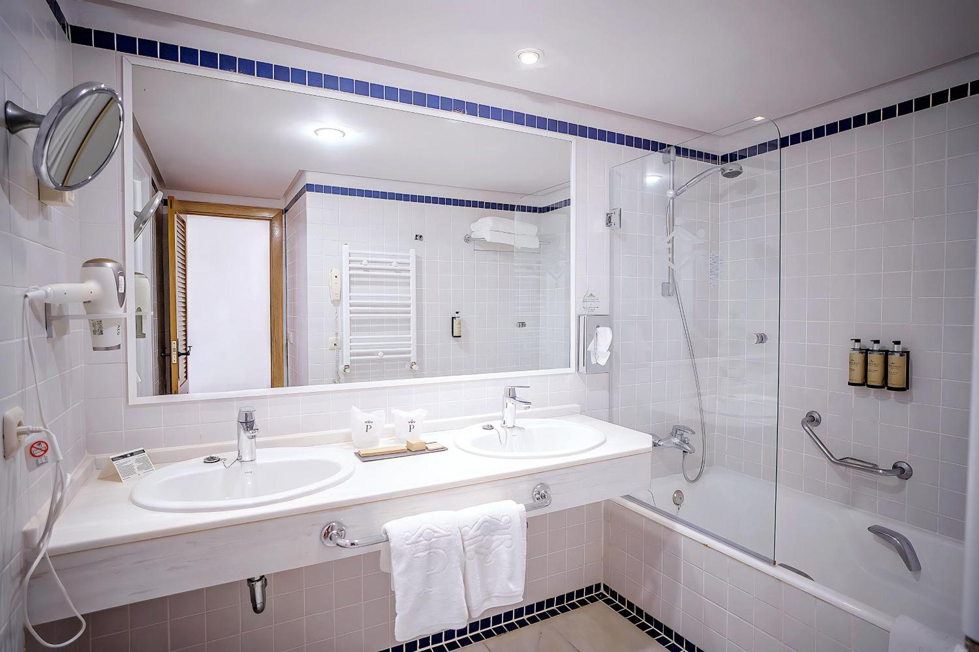 Standard Twin Room,1544543209:JPEG