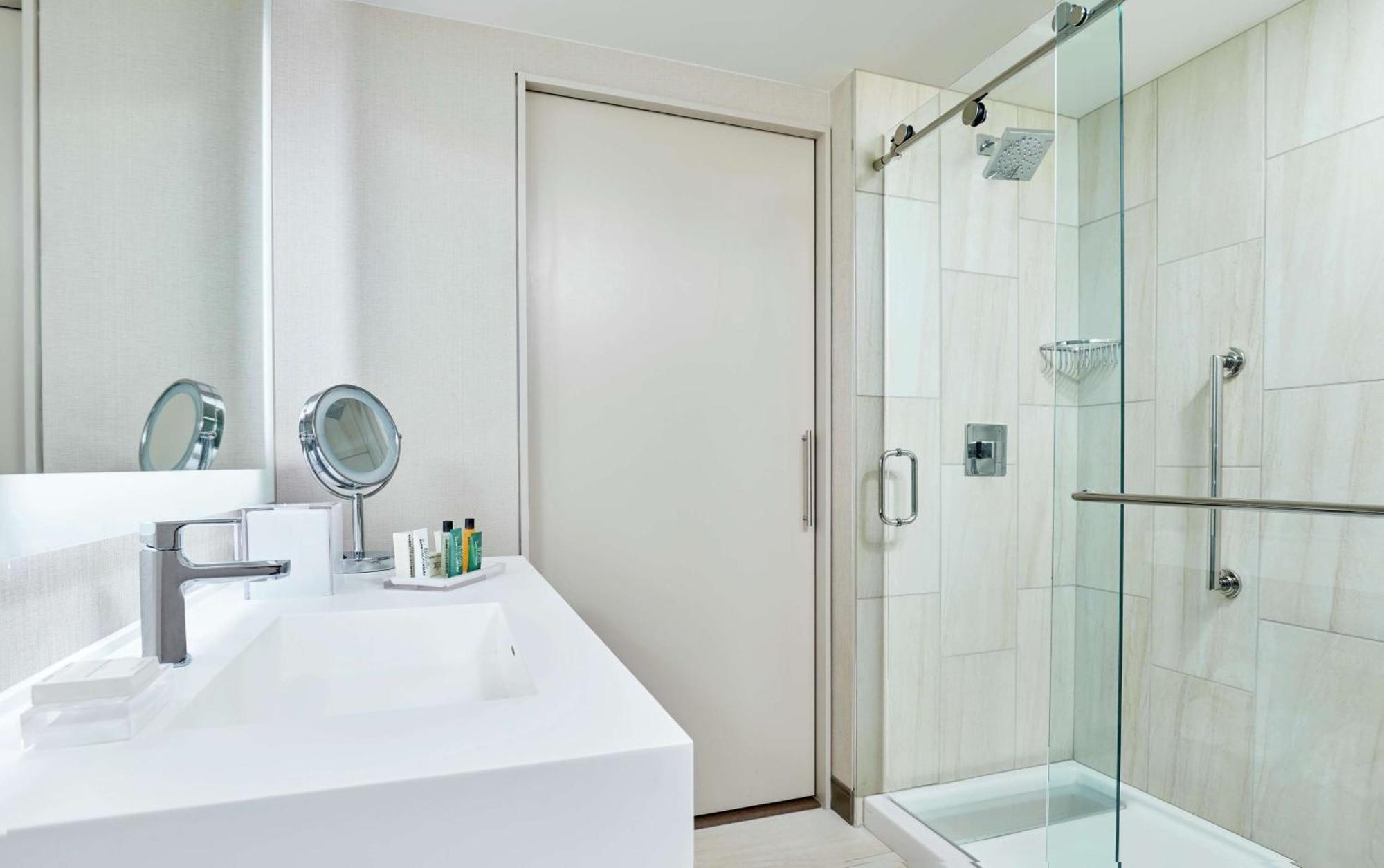 King Room,1546259611:JPEG