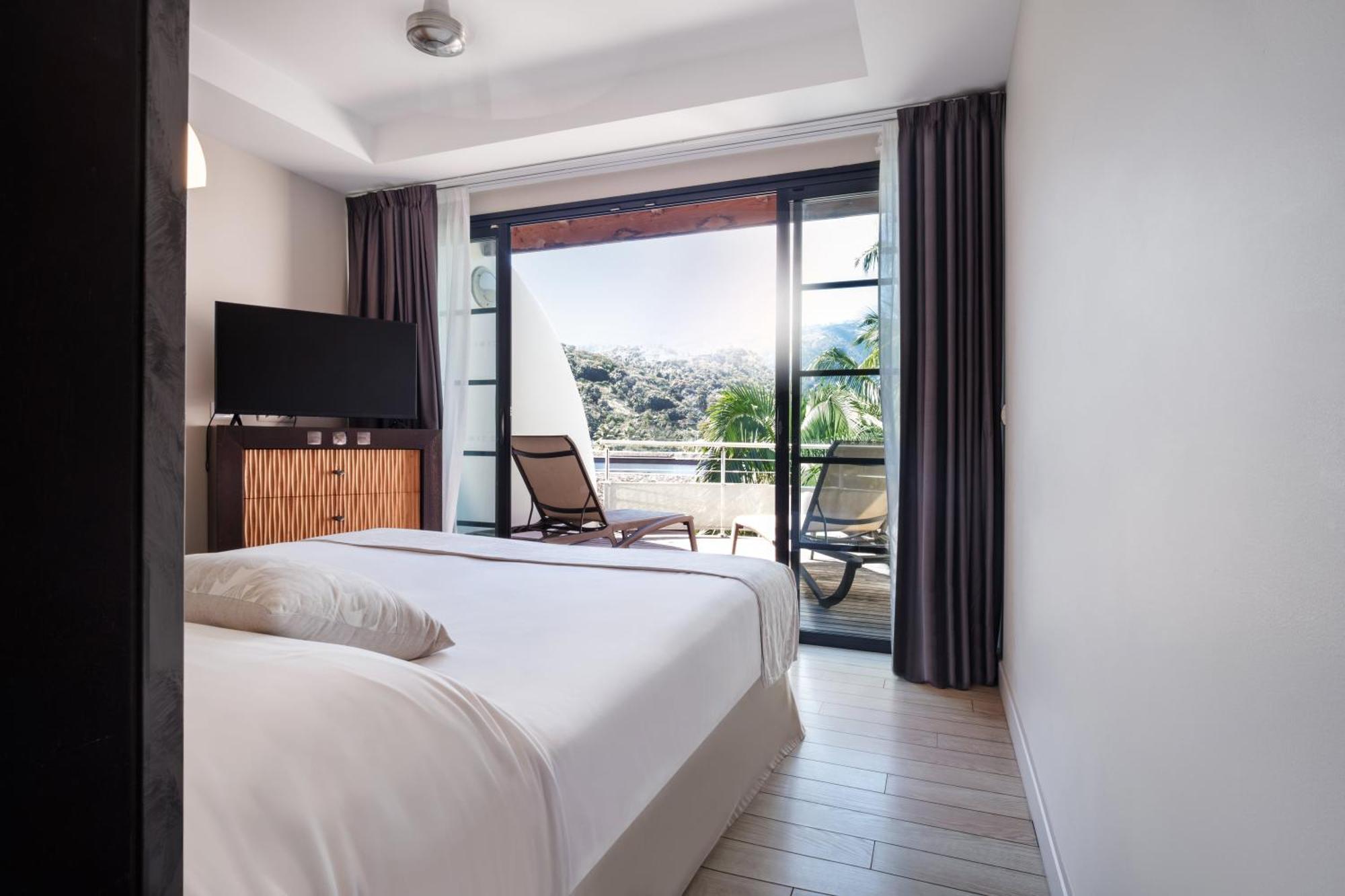 One-Bedroom Duplex Suite,1552098874:JPEG